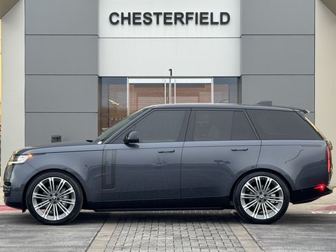 Certified 2025 Land Rover Range Rover SE AWD/4WD image 6