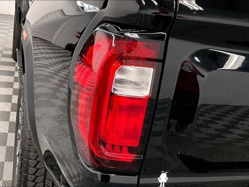 Used 2024 GMC Canyon Denali AWD/4WD image 36