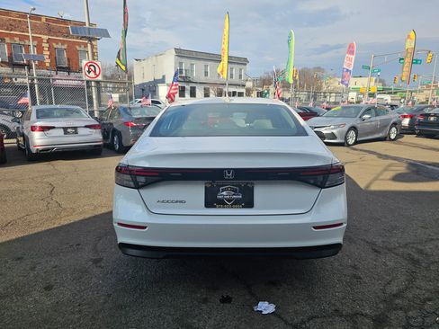 Used 2023 Honda Accord EX image 7