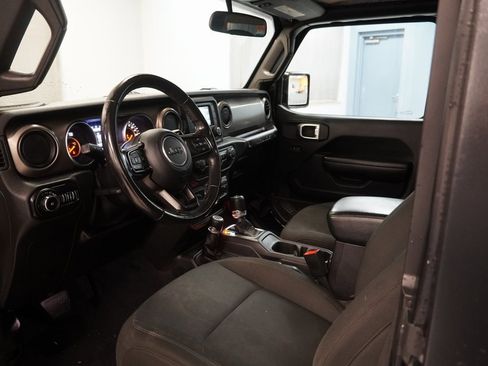 Used 2018 Jeep Wrangler Sport image 6