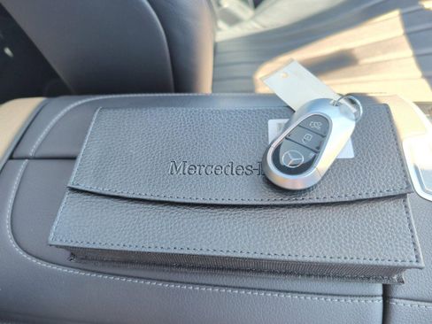 Used 2022 Mercedes-Benz S 580 4MATIC Sedan w/ AMG Line Package image 40