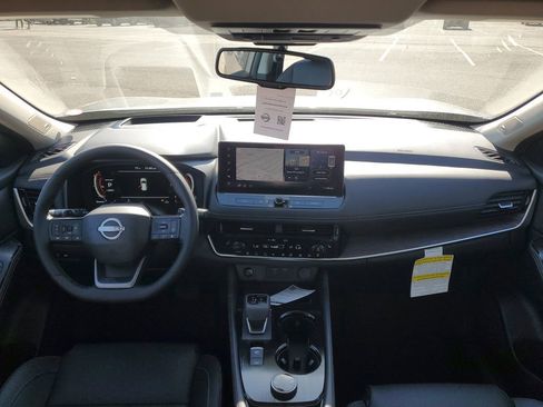 New 2026 Nissan Rogue Platinum image 25