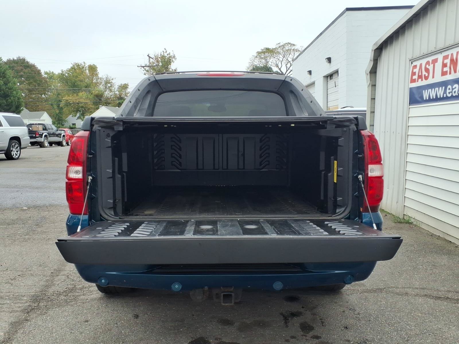 Used 2007 Chevrolet Avalanche LTZ w/ LTZ Preferred Equipment Group AWD/4WD image 5