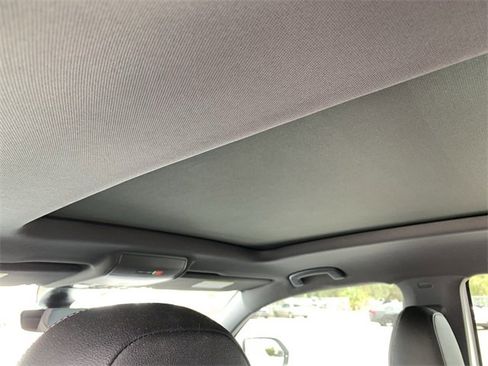 Used 2020 Volkswagen Atlas Cross Sport SEL Premium image 20