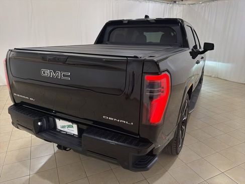 Used 2025 GMC Sierra EV Denali image 5