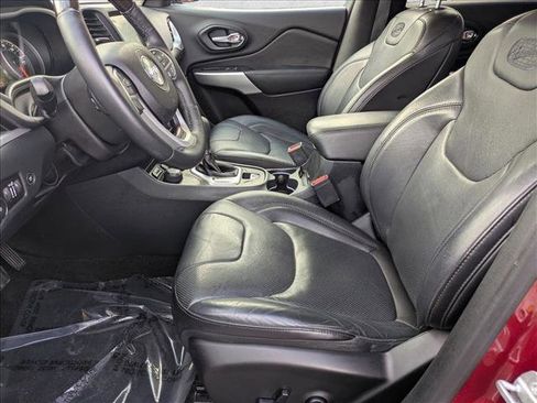 Used 2016 Jeep Cherokee Overland w/ Technology Group image 14