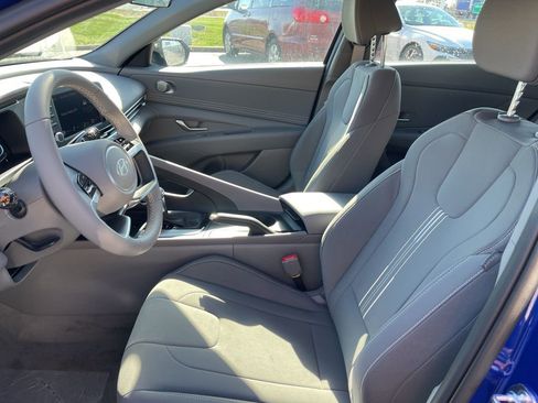 Used 2025 Hyundai Elantra Sport FWD image 15