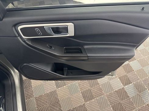Used 2020 Ford Explorer XLT w/ Equipment Group 202A image 19