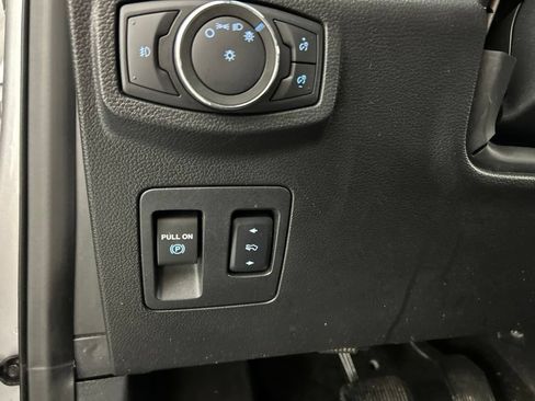 Used 2018 Ford Expedition XLT w/ Equipment Group 201A AWD/4WD image 13