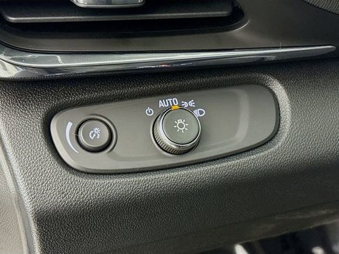 Used 2025 Buick Envista Preferred w/ Convenience I Package image 11