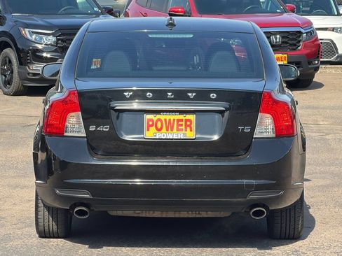 Used 2011 Volvo S40 T5 FWD image 4