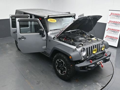 Used 2016 Jeep Wrangler Unlimited Rubicon image 38