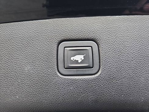 Used 2019 Chevrolet Blazer LT w/ Sound & Technology Package image 35