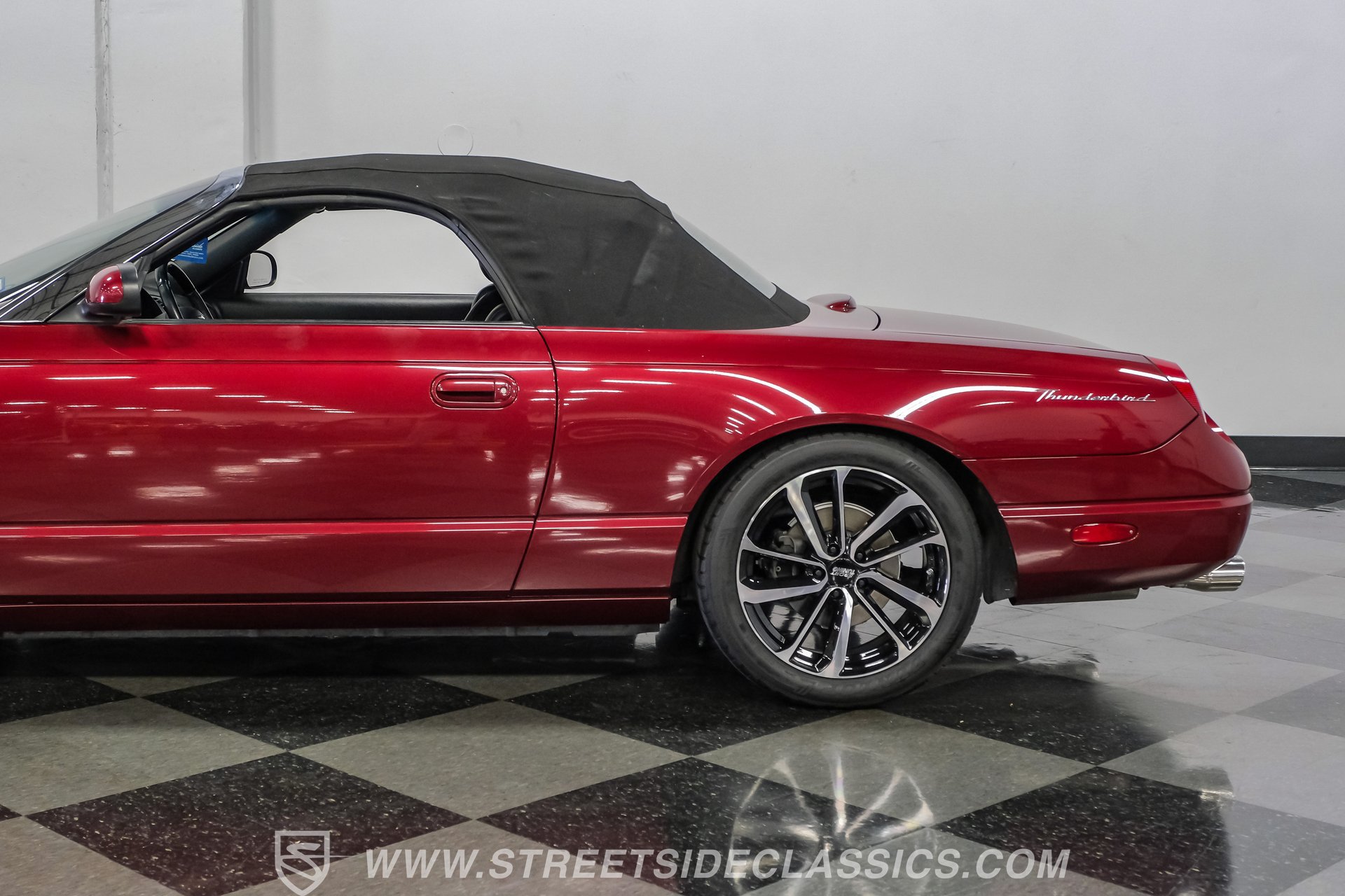 Used 2004 Ford Thunderbird RWD image 28