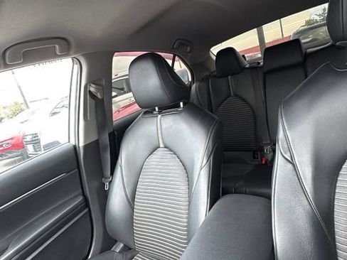 Used 2021 Toyota Camry SE FWD image 17