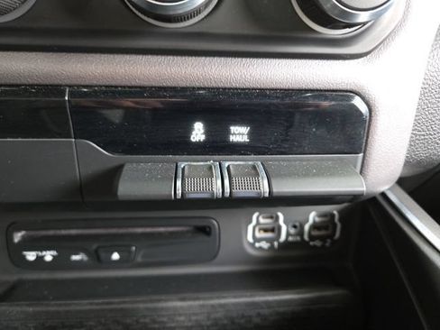 Used 2019 RAM 1500 Big Horn AWD/4WD image 54