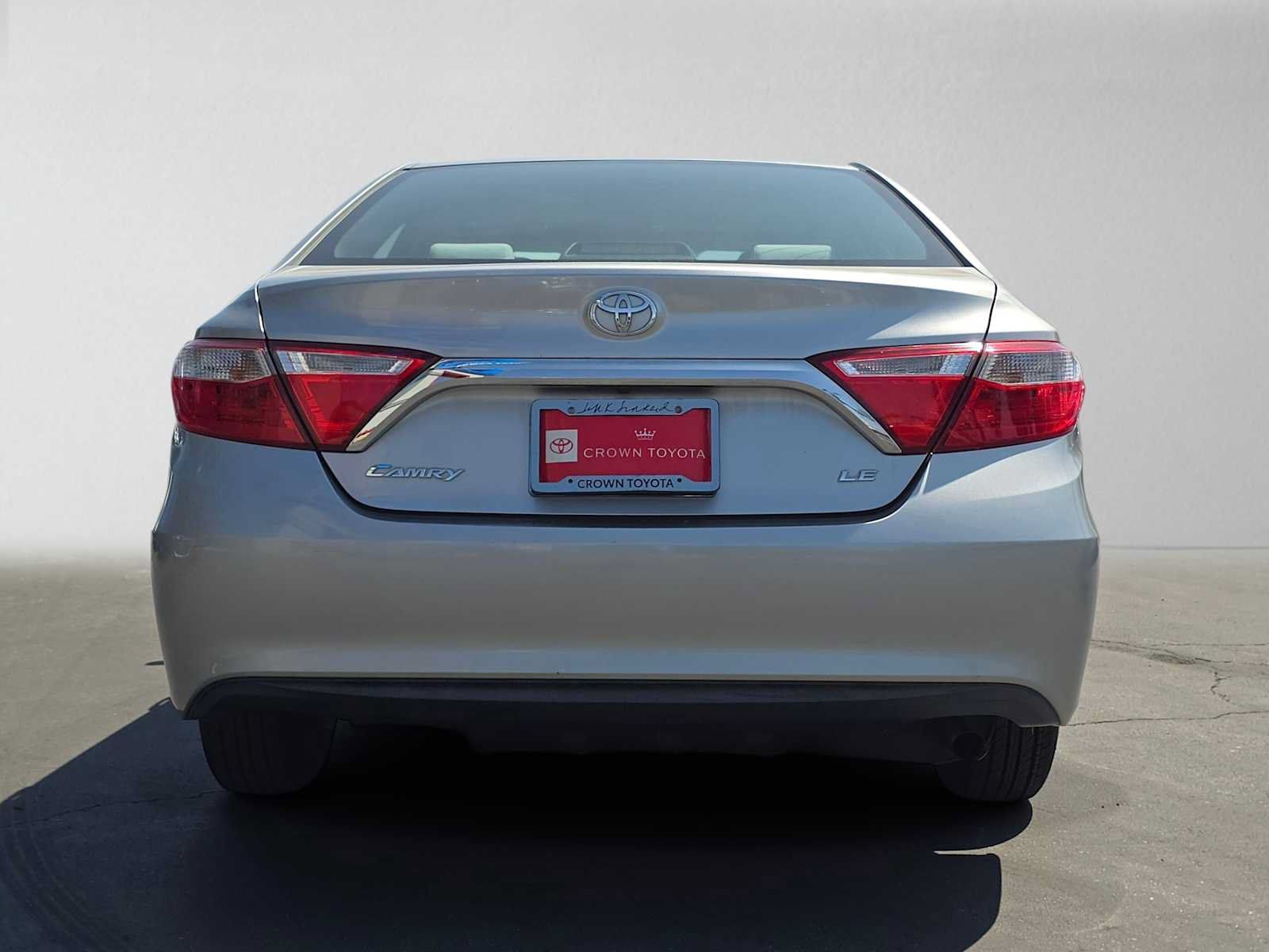 Used 2017 Toyota Camry LE FWD image 4