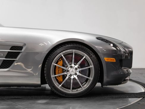 Used 2012 Mercedes-Benz SLS AMG Coupe image 25