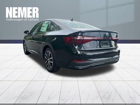 New 2026 Volkswagen Jetta SE FWD image 2