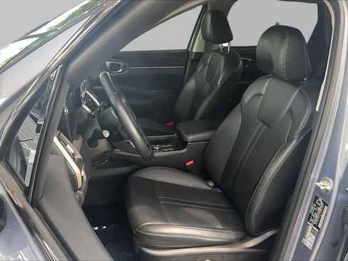 Used 2022 Kia Sorento S w/ Panoramic Sunroof Package AWD/4WD image 8
