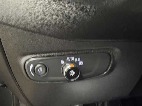 Used 2019 Chevrolet Equinox LT image 20