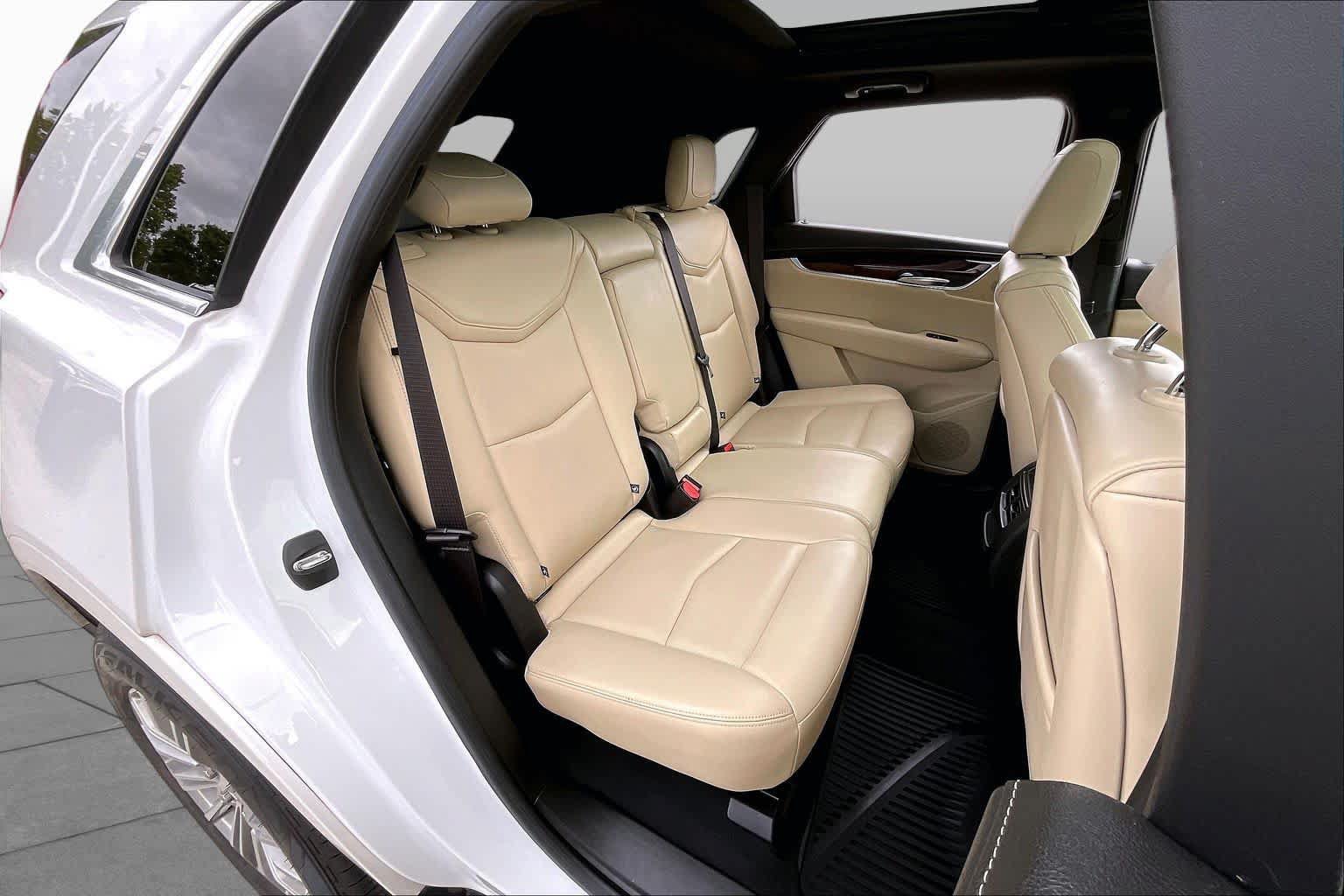 Used 2018 Cadillac XT5 Luxury w/ Driver Awareness Package FWD image 21