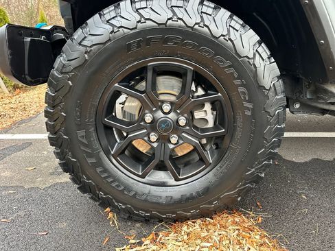 Used 2024 Jeep Wrangler Unlimited image 12