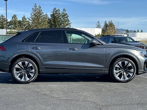 Used 2025 Audi Q8 Premium Plus w/ Premium Plus Package image 7