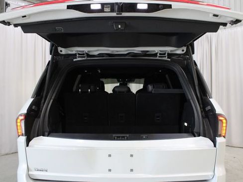 Used 2025 Lincoln Navigator Black Label AWD/4WD image 33