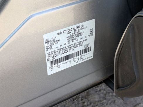 Used 2024 Ford Edge SEL image 33