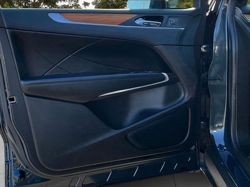 Used 2019 Lincoln MKC Reserve image 22