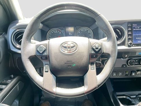 Used 2022 Toyota Tacoma TRD Sport w/ Technology Package RWD image 11