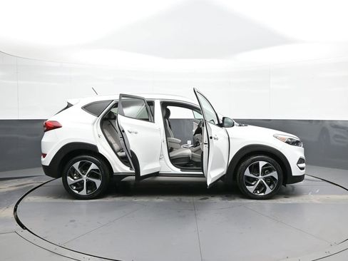 Used 2017 Hyundai Tucson Sport image 42