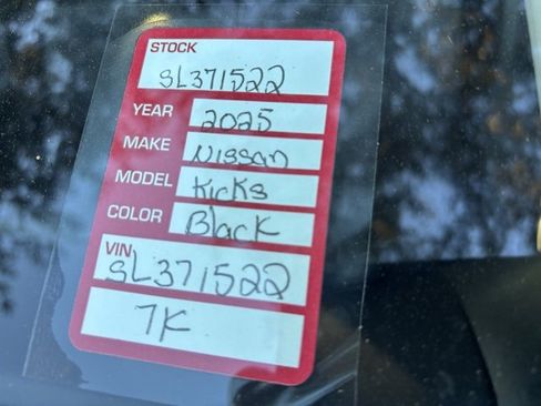 Used 2025 Nissan Kicks SV image 5