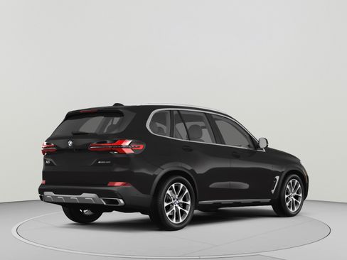 Used 2024 BMW X5 xDrive40i w/ M Sport Package AWD/4WD image 3