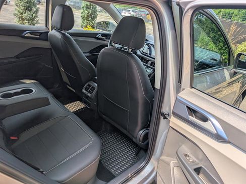 Certified 2024 Volkswagen Taos SE w/ Panoramic Sunroof Package image 14