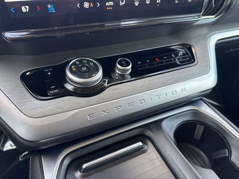 Used 2025 Ford Expedition Max Platinum AWD/4WD image 14