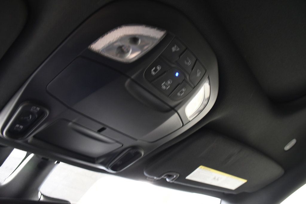 Used 2022 Chrysler Pacifica Limited w/ Uconnect Theater Family Group FWD image 29