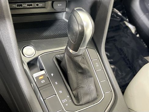 Used 2019 Volkswagen Tiguan SE w/ Panoramic Sunroof Package AWD/4WD image 16