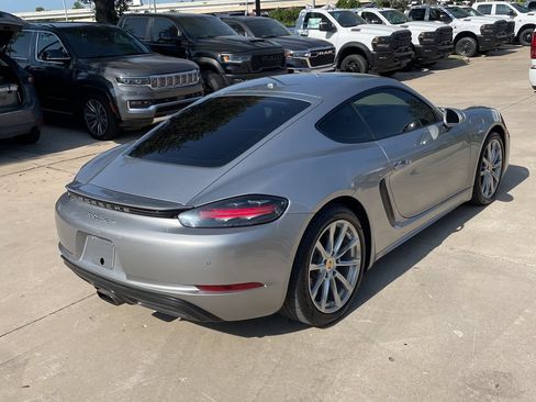 Used 2018 Porsche 718 Cayman RWD image 5