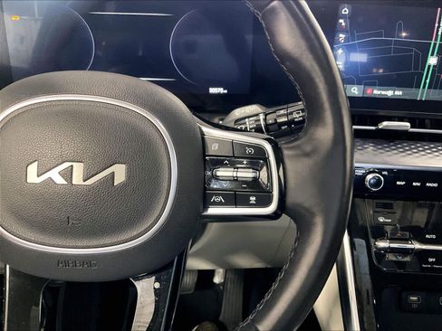 Used 2023 Kia Carnival SX Prestige FWD image 24