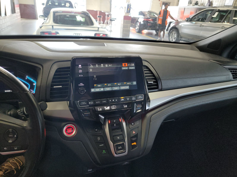 Used 2024 Honda Odyssey Sport image 6