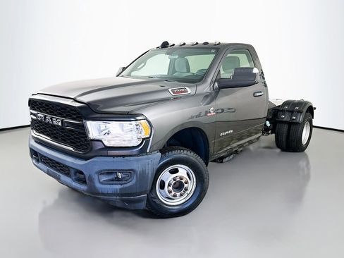 Used 2022 RAM 3500 Tradesman RWD image 3
