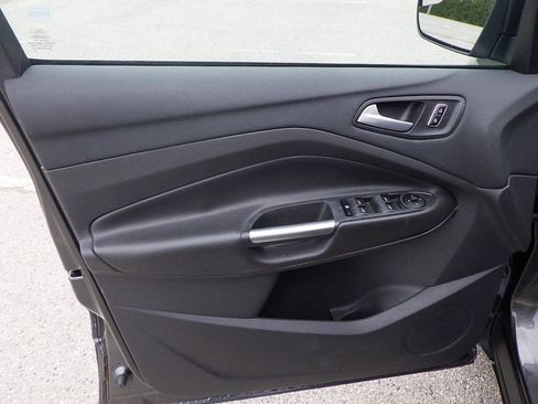 Used 2016 Ford Escape SE FWD image 7