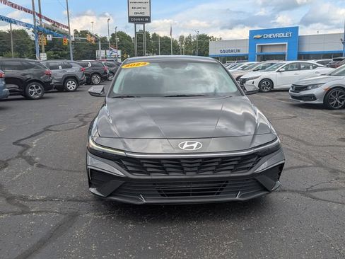 Used 2024 Hyundai Elantra SEL FWD image 2