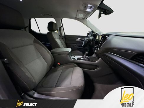 Used 2020 Chevrolet Traverse LT w/ Driver Confidence II Package AWD/4WD image 28