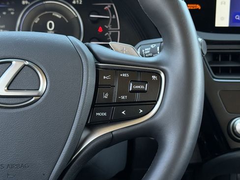 Used 2025 Lexus ES 300h F Sport w/ Accessory Package (Z2) image 17