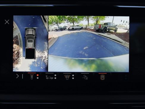 Used 2025 GMC Sierra 1500 AT4 w/ Technology Package AWD/4WD image 14