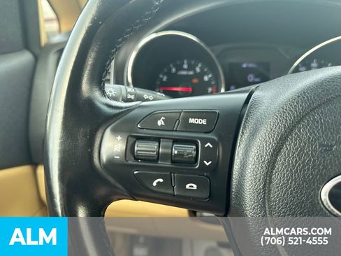 Used 2019 Kia Sedona EX image 18