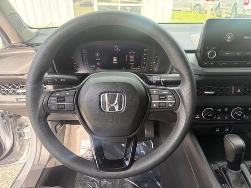 Used 2025 Honda Accord SE image 14